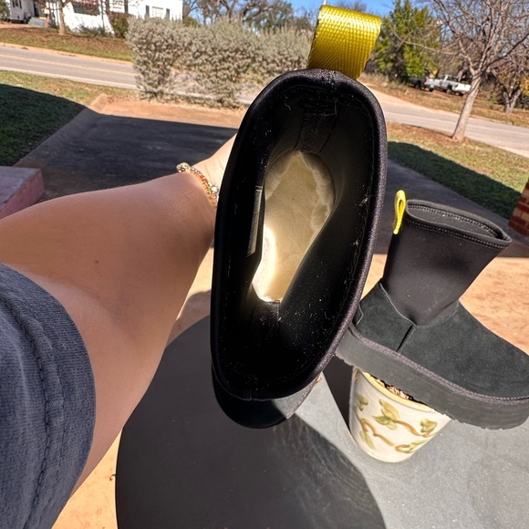 Women’s UGG dipper boots size 8 - Picture 2 of 6